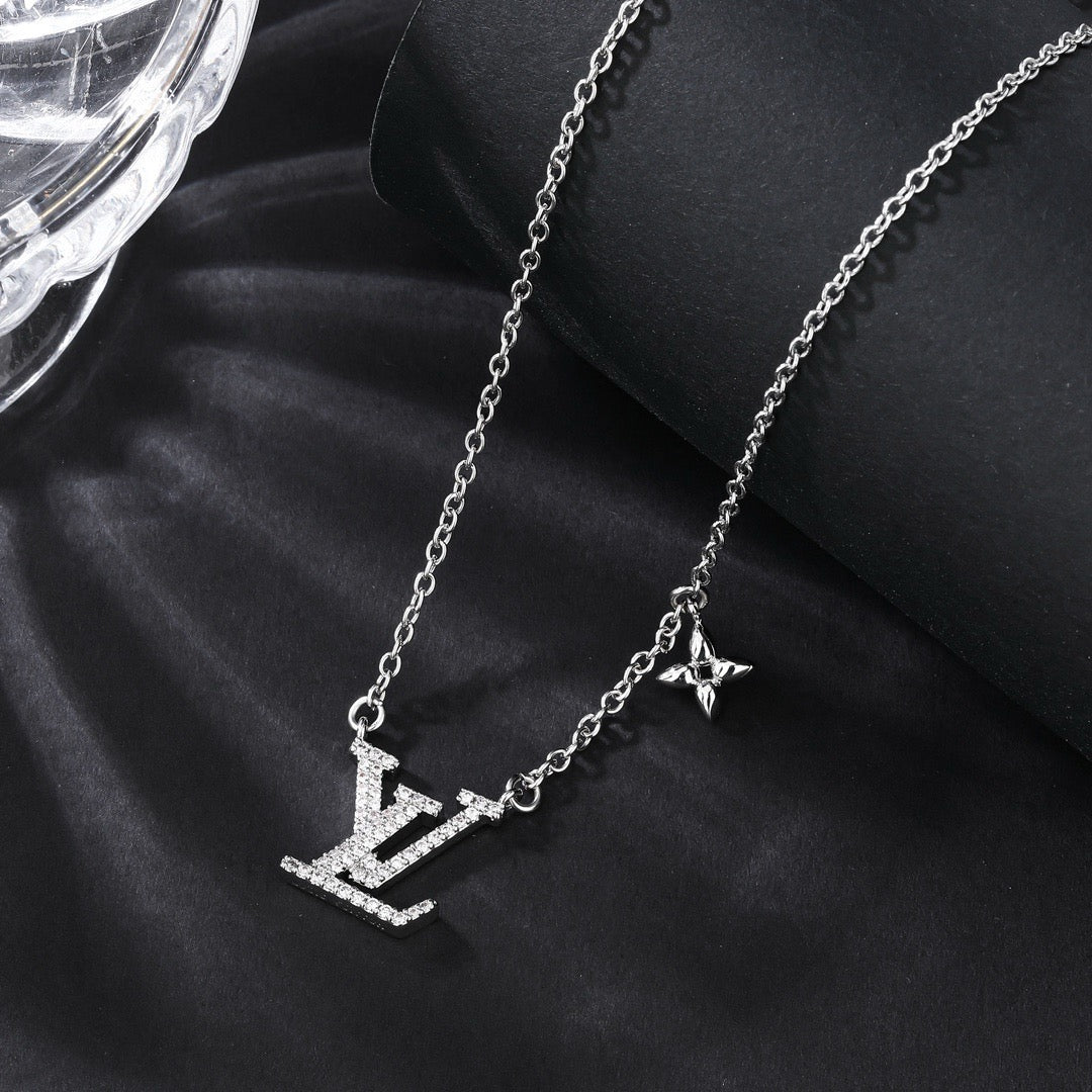 Louis Vuitton Set Silver