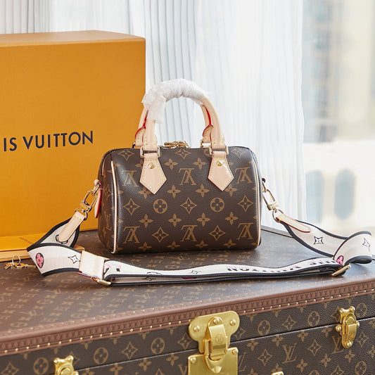 Louise Vuitton Speedy Bandouliere Bag