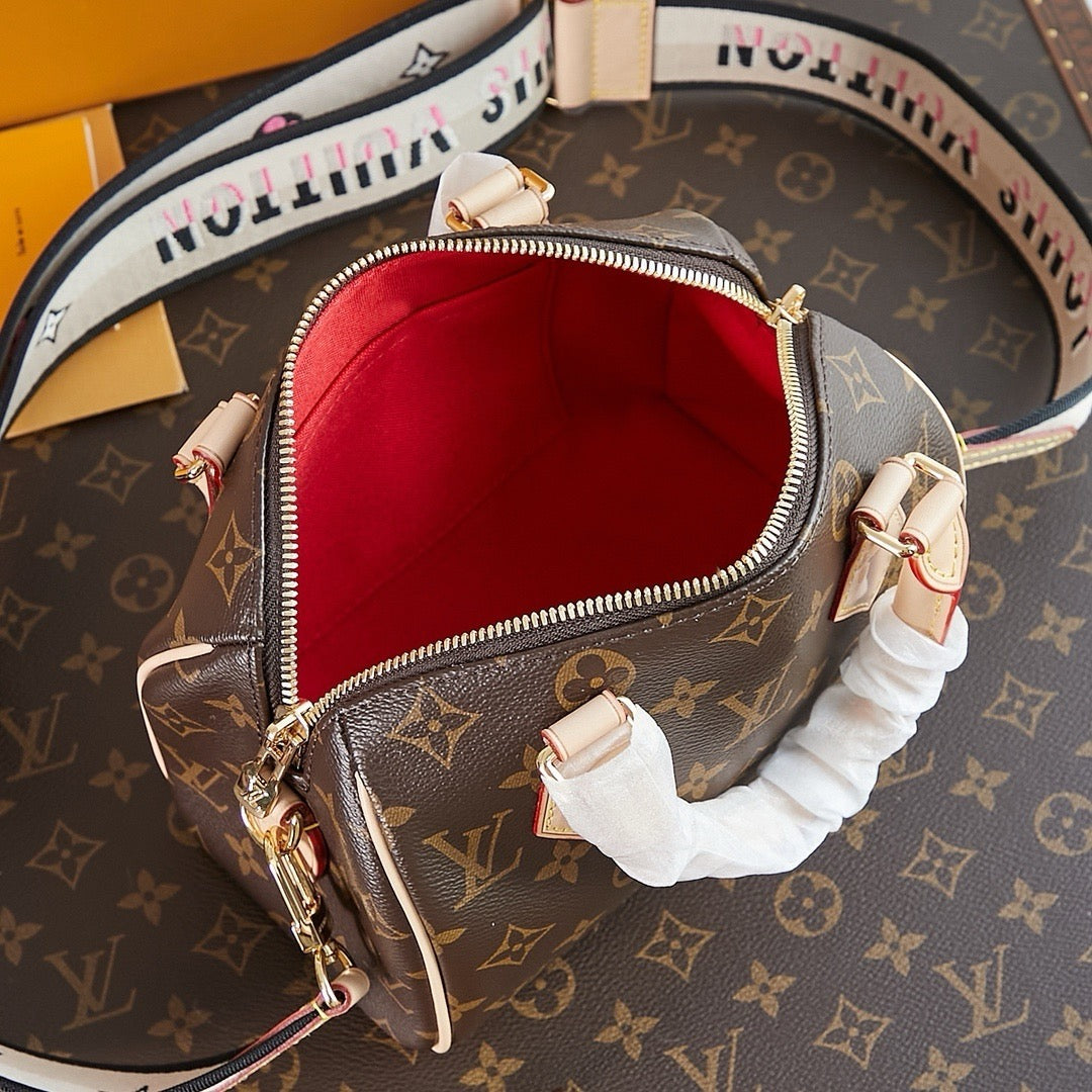 Louise Vuitton Speedy Bandouliere Bag