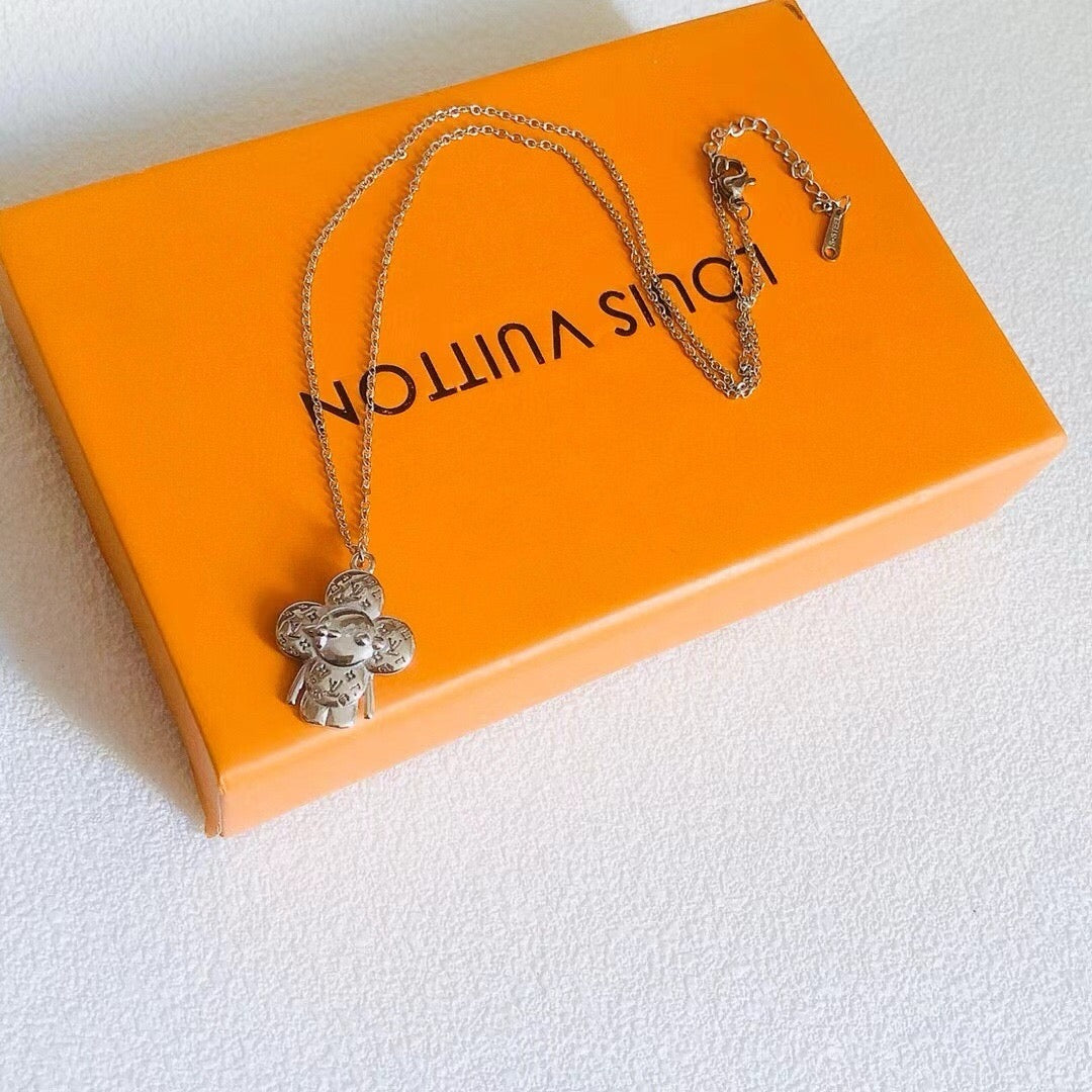Louis Vuitton Vivienne pendant