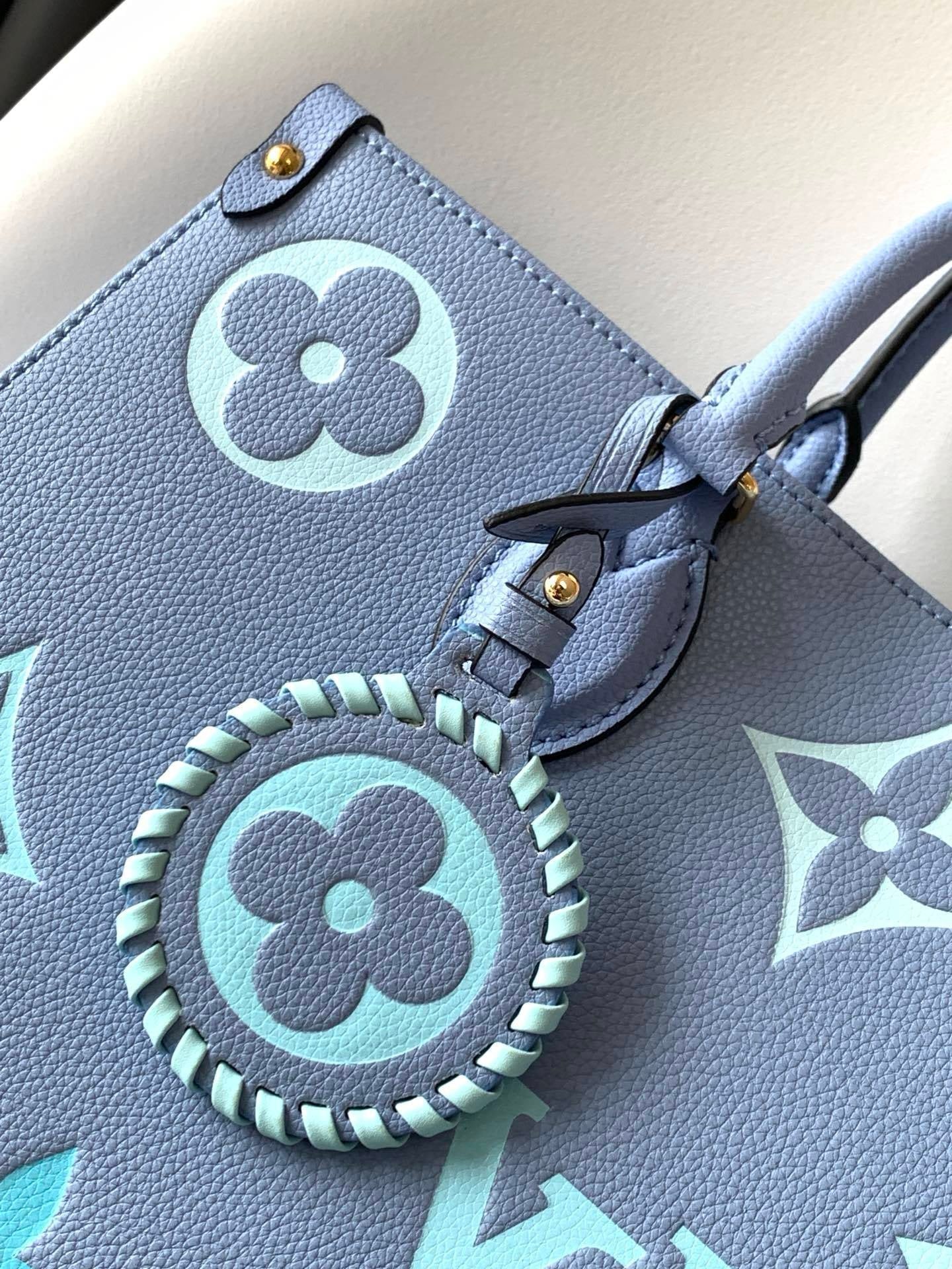 Louis Vuitton OntheGo