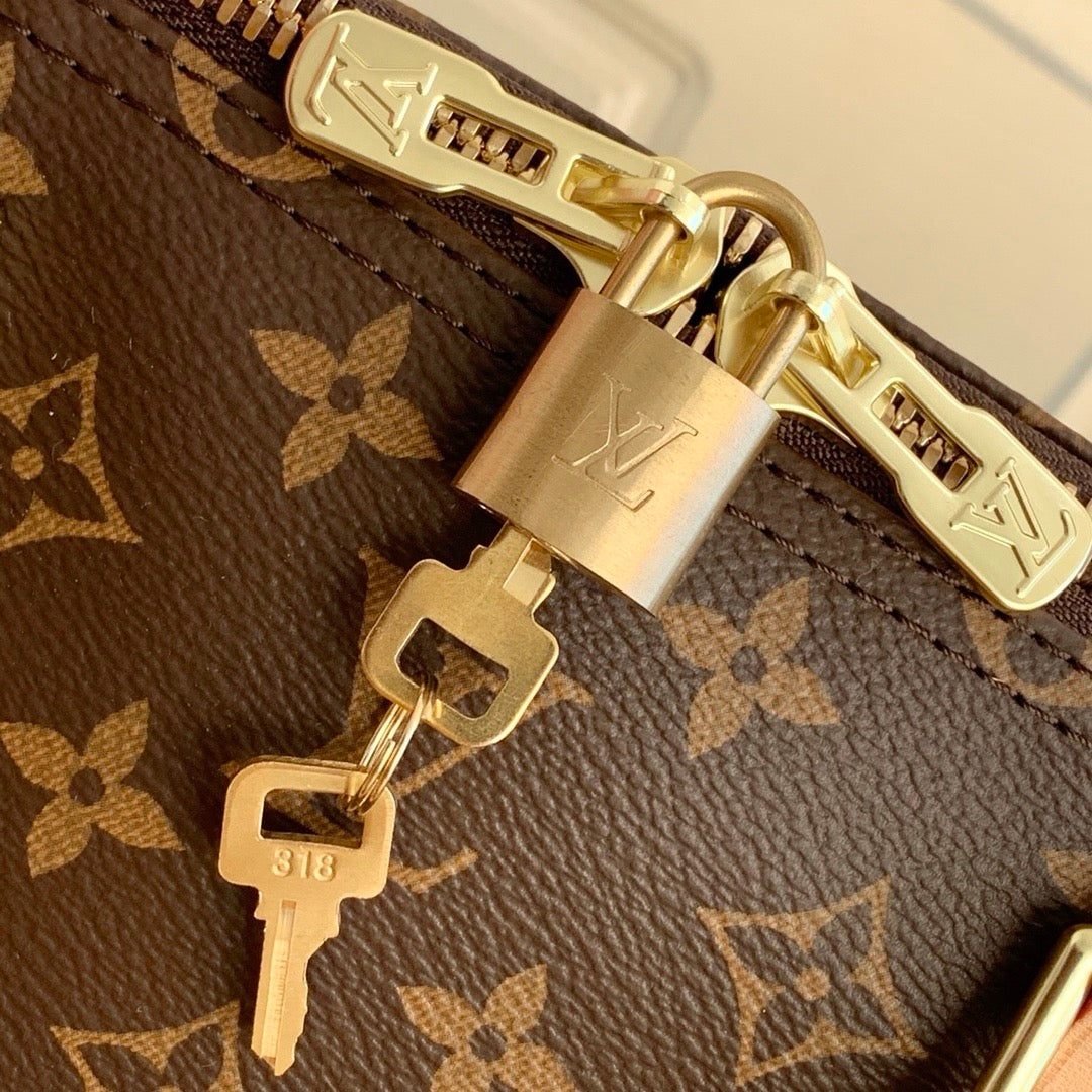 Louise Vuitton Bandouliere