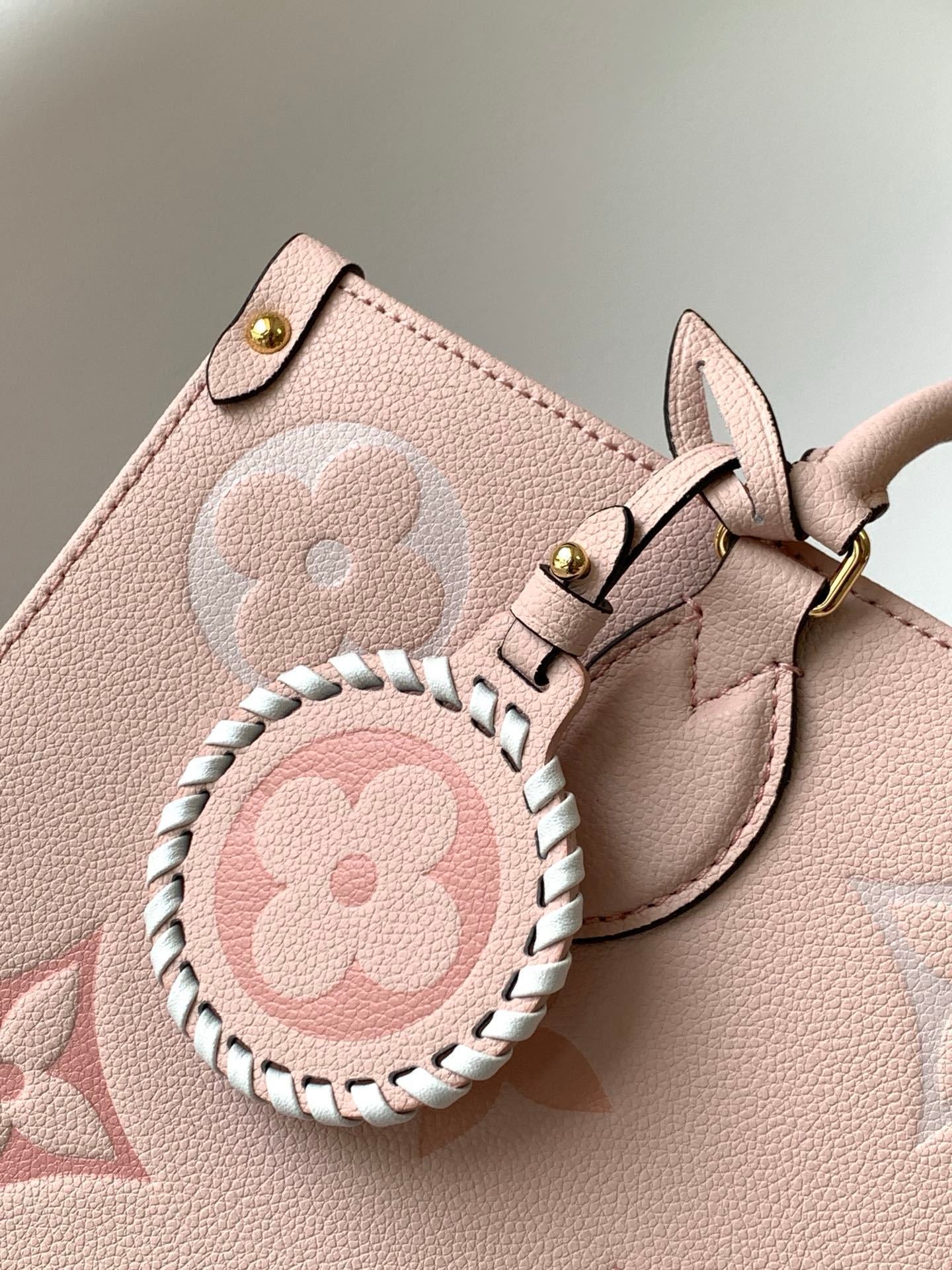 Louis Vuitton OntheGo